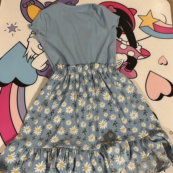 Girls dress - Picture 4 of 6